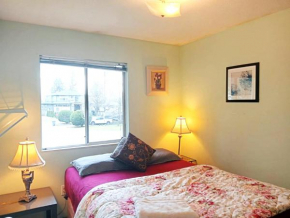 HomeStay Near Abbotsford Airport- 28 Min Drive - 24 Hrs Self Checkin